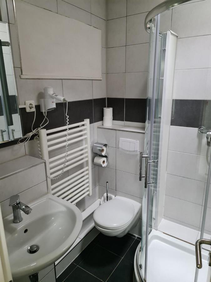 Shop 23 Bed & Breakfast Хамбург Екстериор снимка
