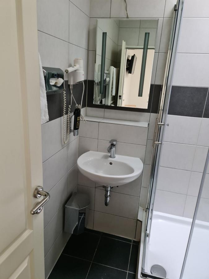 Shop 23 Bed & Breakfast Хамбург Екстериор снимка